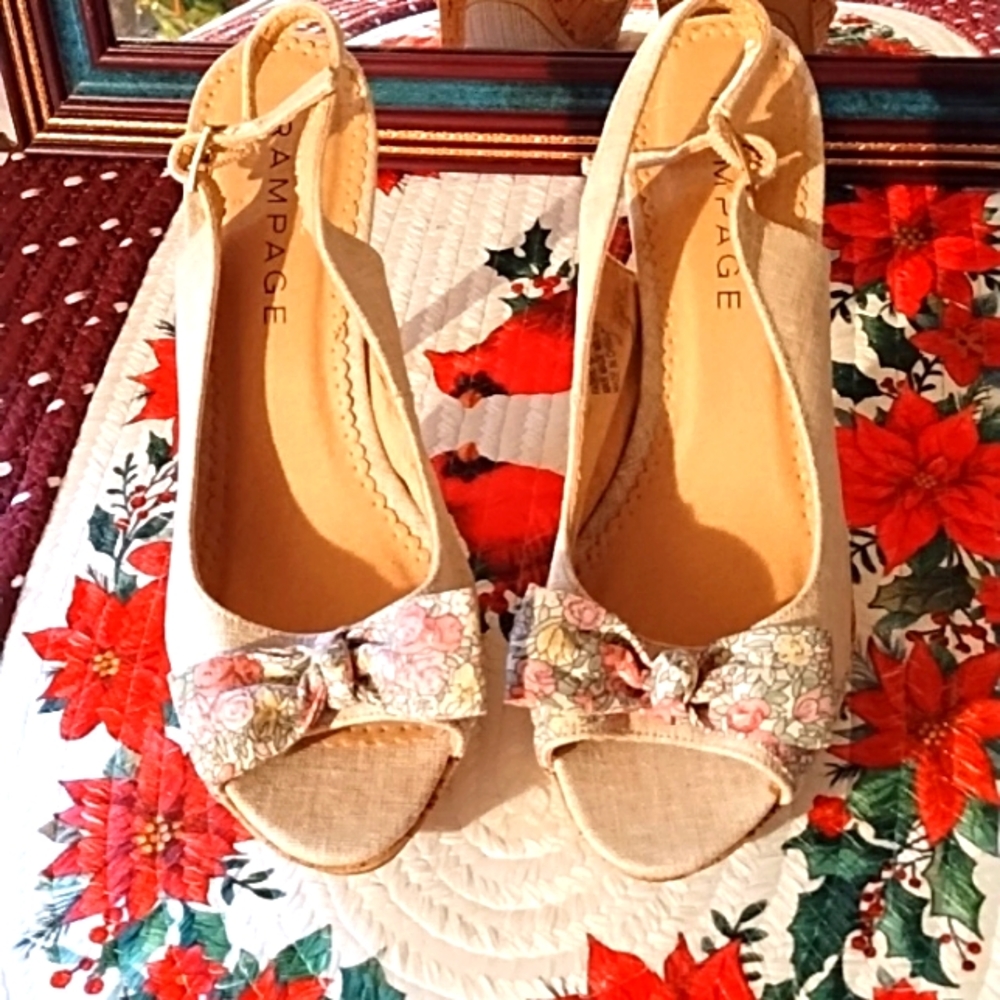 Rampage Beige Floral Bow Heels